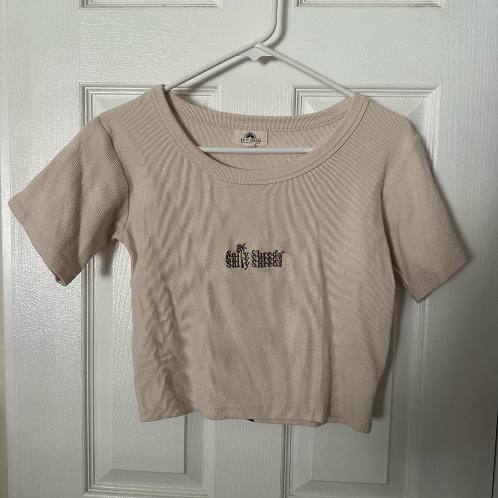 Salty shreds crop tee